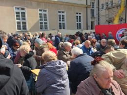 Jajecznica z tysięcy jaj, żurek i wspólne świętowanie. Wielkanocne śniadanie na Rynku