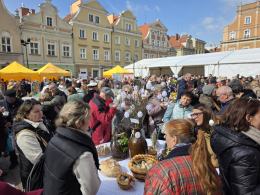 Jajecznica z tysięcy jaj, żurek i wspólne świętowanie. Wielkanocne śniadanie na Rynku