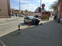 Zderzenie dwóch pojazdów na ul. Katowickiej w Opolu. Zablokowana Katowicka