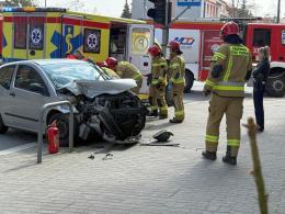 Zderzenie dwóch pojazdów na ul. Katowickiej w Opolu. Zablokowana Katowicka