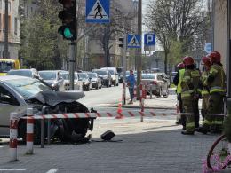 Zderzenie dwóch pojazdów na ul. Katowickiej w Opolu. Zablokowana Katowicka