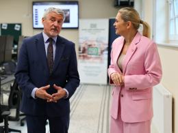 Wizyta minister edukacji w Opolu. Spotkania z nauczycielami i maturzystami