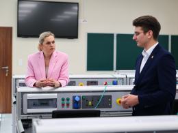 Wizyta minister edukacji w Opolu. Spotkania z nauczycielami i maturzystami