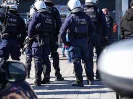 Policja zabezpieczała mecz Odry Opole. Zatrzymania i mandaty dla kibiców