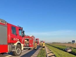 Wypadek na A4. Auto wypadło z jezdni, dwie osoby w szpitalu