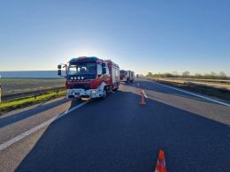 Wypadek na A4. Auto wypadło z jezdni, dwie osoby w szpitalu