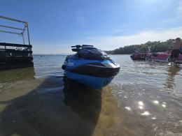 Skuter wodny uderzył w rower wodny na Jeziorze Nyskim