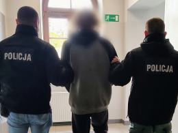 Okradł i zniszczył nagrobki w dwóch parafiach