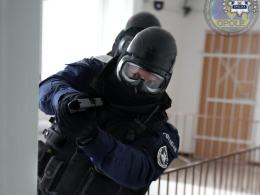 Strzały na kampusie i zagrożenie chemiczne. Ćwiczenia służb w Opolu