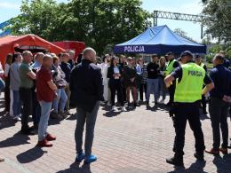 Ewakuacja urzędu i działania pirotechników w Namysłowie. Służby postawiono w gotowość