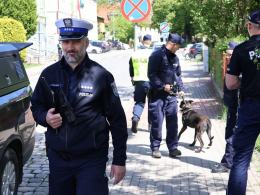 Ewakuacja urzędu i działania pirotechników w Namysłowie. Służby postawiono w gotowość