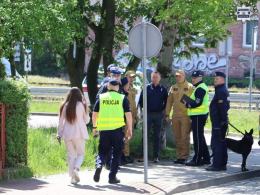 Ewakuacja urzędu i działania pirotechników w Namysłowie. Służby postawiono w gotowość