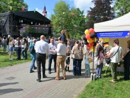 Trwa Strassenfest w Opolu. Plac Wolności wypełniły muzyka i rodzinne atrakcje