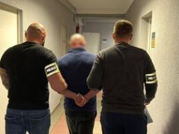 Wpadli podczas rozładunku kartonów. Służby przejęły nielegalny towar WIDEO
