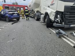 Zderzenie ciężarówki z osobówką we Wrzoskach