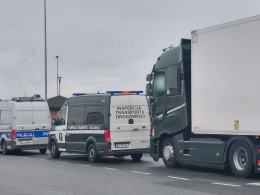 Zdjęcie prawa jazdy w telefonie wzbudziło podejrzenia. Na miejsce wezwano policję