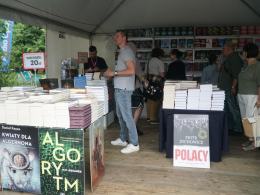 Remigiusz Mróz, Andrzej Dragan i Mela Koteluk. Co dziś czeka uczestników Festiwalu Książki?