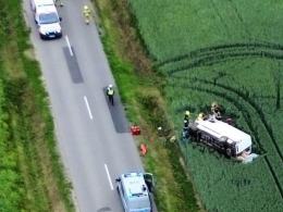Poważny wypadek pod Strzelcami Opolskimi. Jeden z mężczyzn walczy o życie