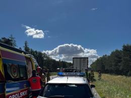 Zderzenie ciężarówki z busem na A4. Dwie osoby poszkodowane