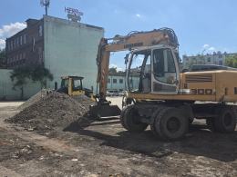 Przy Ozimskiej prace wrą. Ten plac długo czekał na uporządkowanie