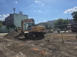 Przy Ozimskiej prace wrą. Ten plac długo czekał na uporządkowanie