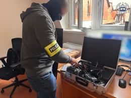 Zarzuty korupcji i przekroczenia uprawnień dla lekarki i podległej jej pracownicy medycznej