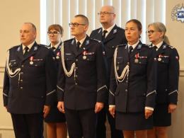 13 nowych policjantów złożyło ślubowanie. Wręczono także medale i odznaki