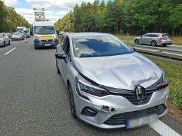 Trzy zdarzenia na A4. Dachowanie i kolizje na obu jezdniach
