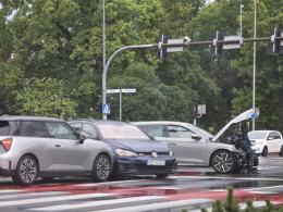 Wypadek na skrzyżowaniu Ozimskiej i Plebiscytowej. Trzy osoby w szpitalu