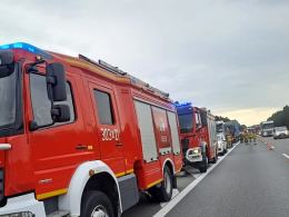 Kolizja dwóch ciężarówek na A4. Zablokowany prawy pas w kierunku Wrocławia