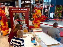 "Zadbajmy o bezpieczeństwo" w Opolu. Strażacy pokazują, jak przygotować się na zagrożenie