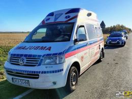 45-latek uciekał karetką przed policją i potrącił funkcjonariuszkę. Usłyszał zarzuty