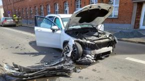 Zderzenie dwóch samochodów w Lewinie Brzeskim