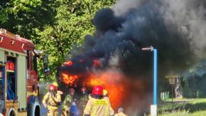 Autobus spłonął w Turawie - na szczęście obyło się bez ofiar