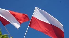 Biało-czerwona duma - Polacy świętują Dzień Flagi Rzeczypospolitej Polskiej