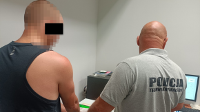 Miał przy sobie duże ilości narkotyków. Wpadł bo nie zatrzymał się przy znaku STOP