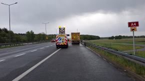 Wyciek substancji niebezpiecznej na autostradzie A4, interweniowały służby