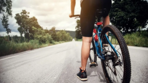 Pijany rowerzysta przewrócił się na jezdni - interweniowało pogotowie