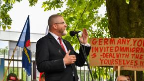 Prezydent, premier i IPN jednogłośnie potępiają słowa Grzegorza Brauna o Auschwitz