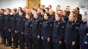 Nowi policjanci w garnizonie opolskim - uroczyste ślubowanie za nimi