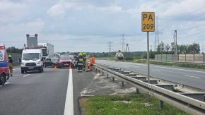 Podwójny wypadek na A4. Autostrada zablokowana w obu kierunkach, lądował śmigłowiec LPR