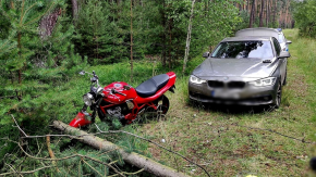 Uprawnień nie posiadał, narkotyki już tak. Pościg za 28-letnim motocyklistą (WIDEO)