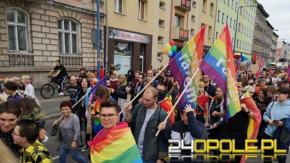 Ruch Narodowy krytykuje wsparcie miasta dla Stowarzyszenia Tęczowe Opole i Marszu Równości