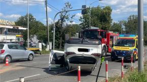 Zderzenie dwóch aut na Niemodlińskiej w Opolu