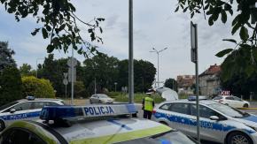 Wypadek w Namysłowie: Rowerzysta potrącony przez osobówkę przy rondzie Solidarności