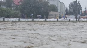 Rok po powodzi na Opolszczyźnie: bilans strat i postęp odbudowy