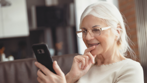 Seniorka uwierzyła w internetową miłość i straciła z partnerem blisko 70 tysięcy złotych