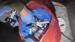  Zainspirował się Świętym Mikołajem i schował łupy za kominem