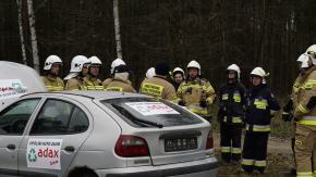 Strażacy OSP trenowali ratownictwo wodne i działania przy pożarach aut elektrycznych