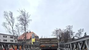 Pierwsze próby obciążeniowe mostu w Głuchołazach zakończone sukcesem